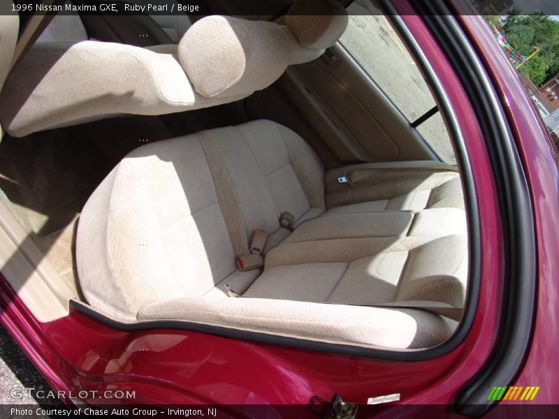 Ruby Pearl / Beige 1996 Nissan Maxima GXE