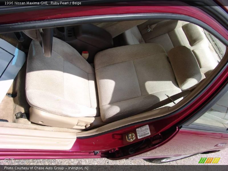 Ruby Pearl / Beige 1996 Nissan Maxima GXE