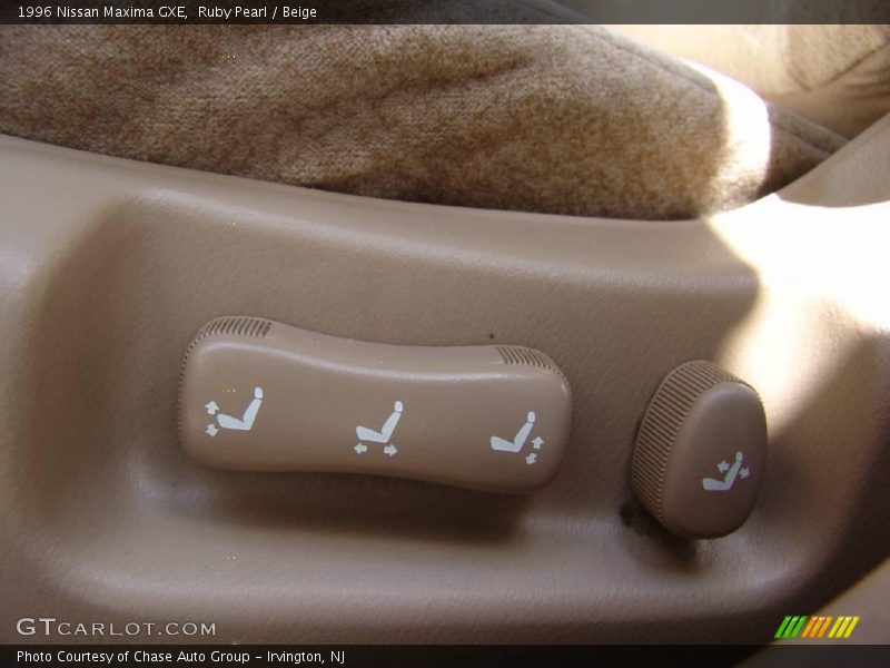Ruby Pearl / Beige 1996 Nissan Maxima GXE