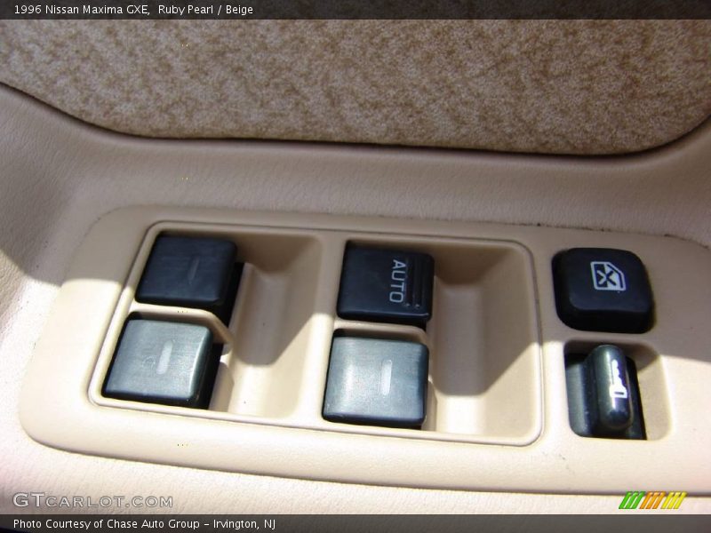Ruby Pearl / Beige 1996 Nissan Maxima GXE