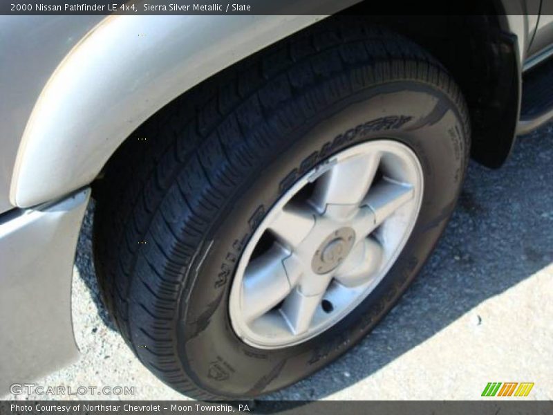 Sierra Silver Metallic / Slate 2000 Nissan Pathfinder LE 4x4