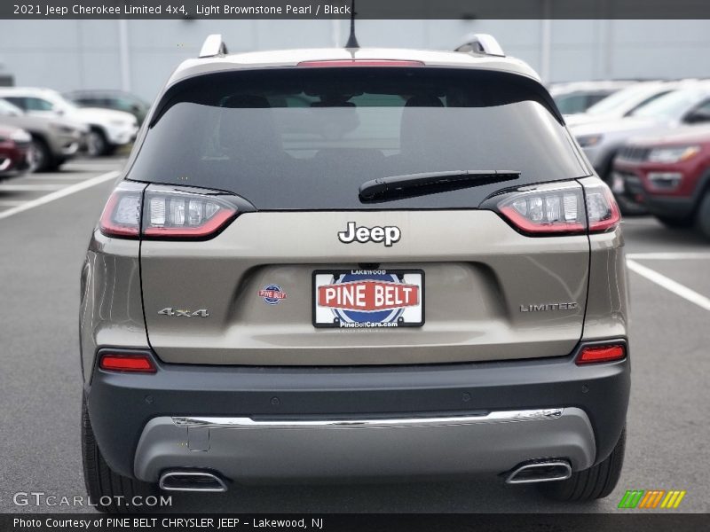 Light Brownstone Pearl / Black 2021 Jeep Cherokee Limited 4x4