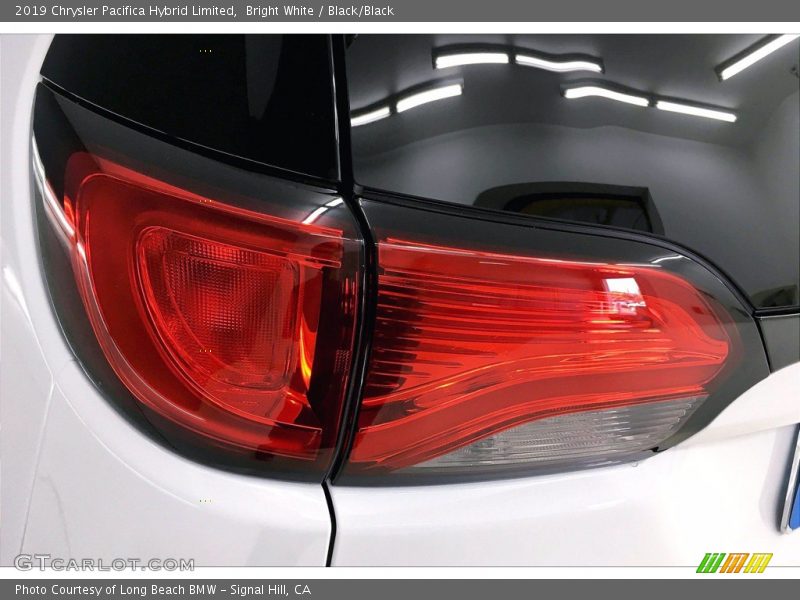 Bright White / Black/Black 2019 Chrysler Pacifica Hybrid Limited