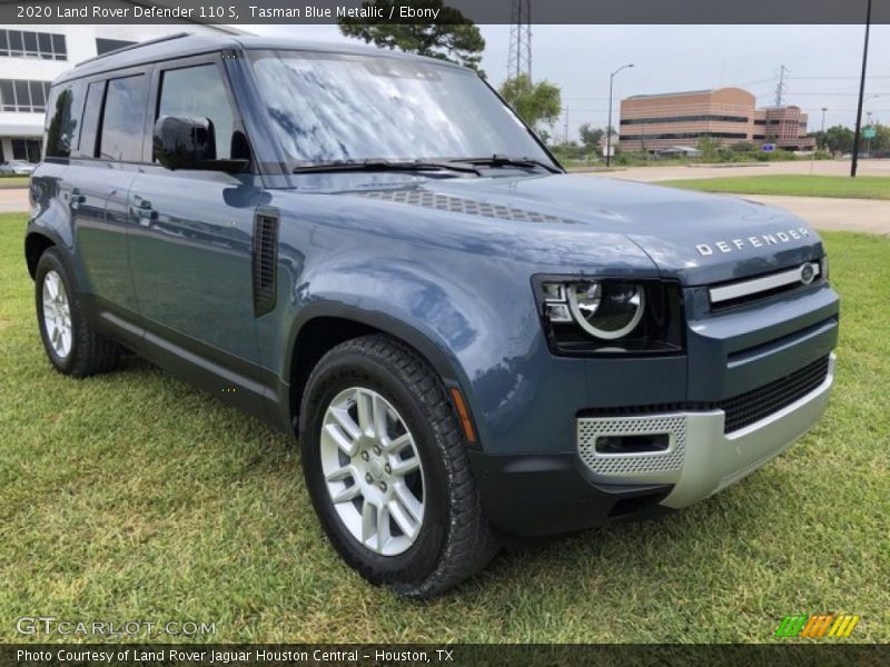 Front 3/4 View of 2020 Defender 110 S