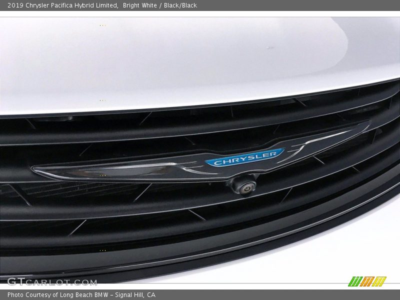 Bright White / Black/Black 2019 Chrysler Pacifica Hybrid Limited