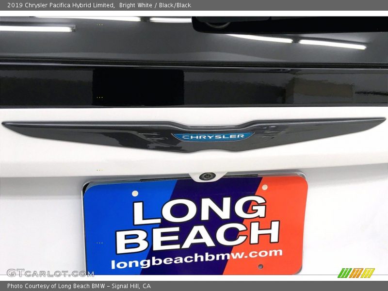 Bright White / Black/Black 2019 Chrysler Pacifica Hybrid Limited