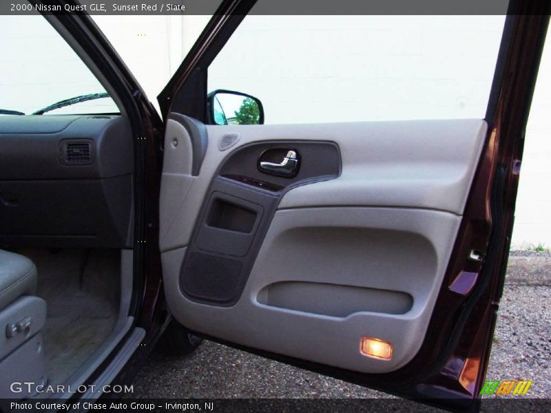 Sunset Red / Slate 2000 Nissan Quest GLE