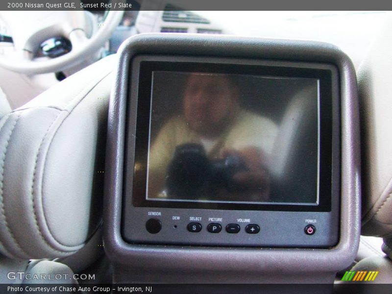 Sunset Red / Slate 2000 Nissan Quest GLE