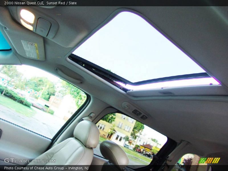 Sunset Red / Slate 2000 Nissan Quest GLE