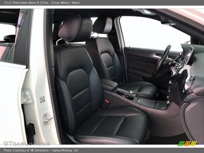 Cirrus White / Black 2017 Mercedes-Benz B 250e