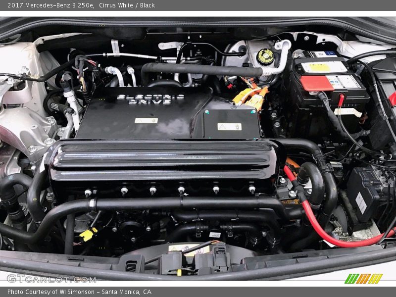 Cirrus White / Black 2017 Mercedes-Benz B 250e