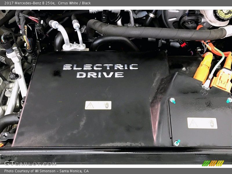 Cirrus White / Black 2017 Mercedes-Benz B 250e