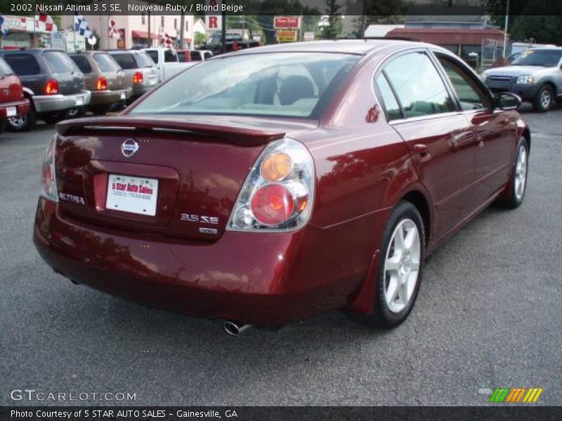 Nouveau Ruby / Blond Beige 2002 Nissan Altima 3.5 SE