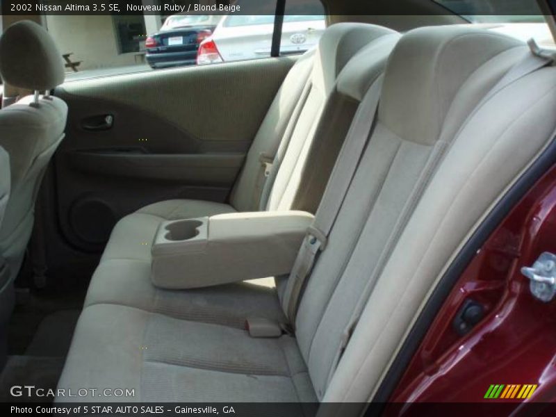 Nouveau Ruby / Blond Beige 2002 Nissan Altima 3.5 SE