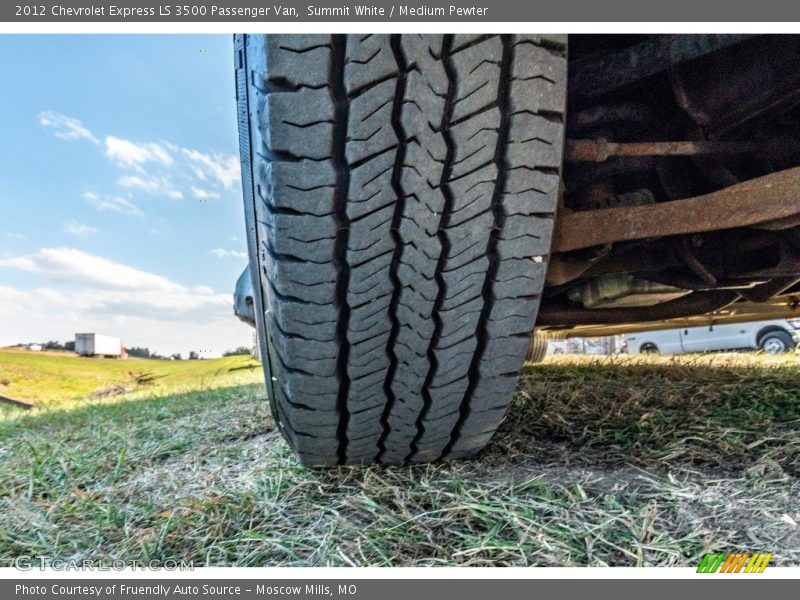 Summit White / Medium Pewter 2012 Chevrolet Express LS 3500 Passenger Van