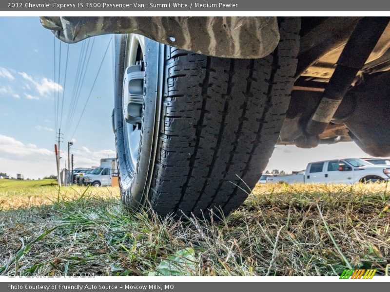 Summit White / Medium Pewter 2012 Chevrolet Express LS 3500 Passenger Van