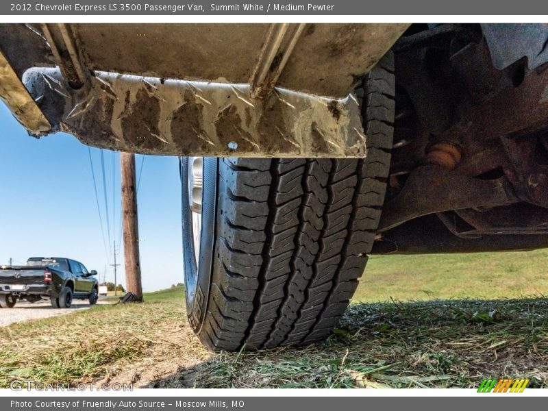 Summit White / Medium Pewter 2012 Chevrolet Express LS 3500 Passenger Van