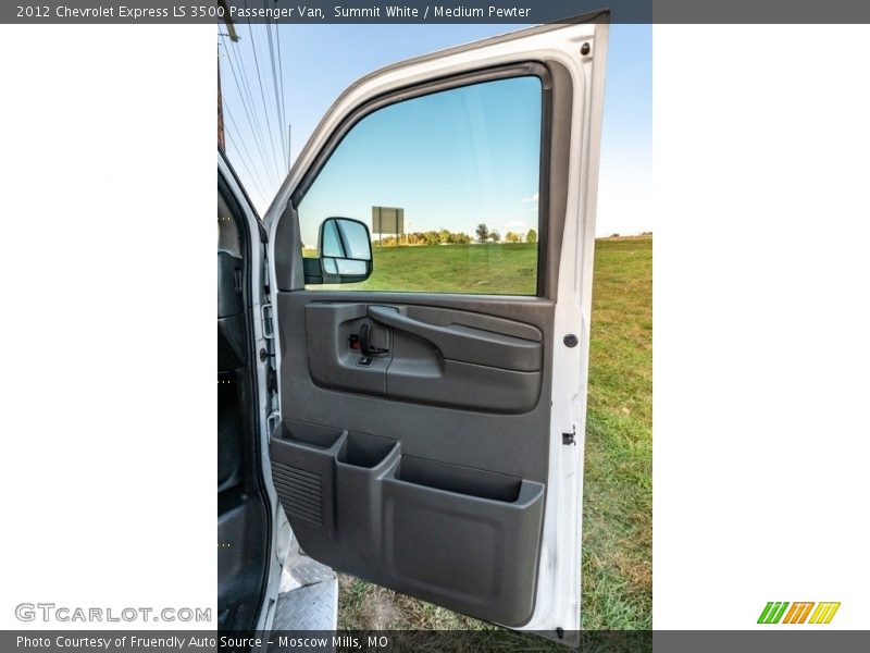 Summit White / Medium Pewter 2012 Chevrolet Express LS 3500 Passenger Van