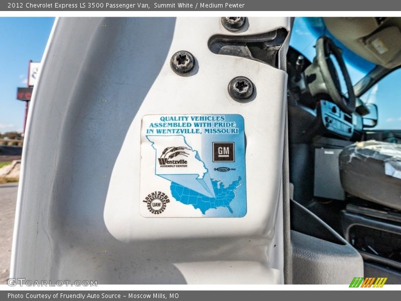 Summit White / Medium Pewter 2012 Chevrolet Express LS 3500 Passenger Van