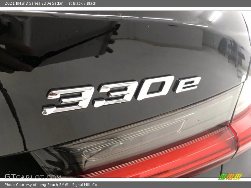  2021 3 Series 330e Sedan Logo