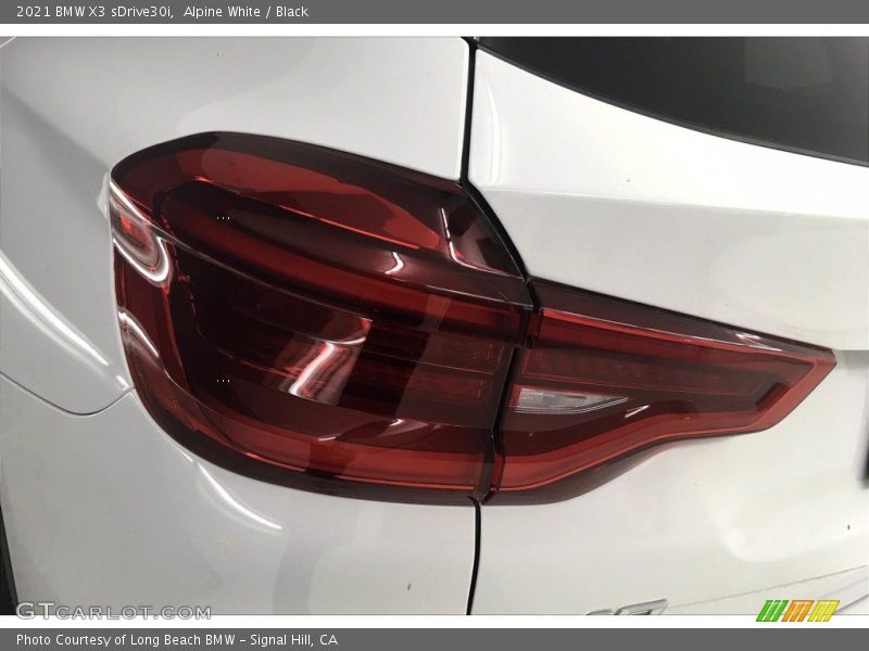 Alpine White / Black 2021 BMW X3 sDrive30i