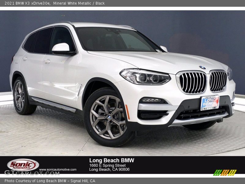 Mineral White Metallic / Black 2021 BMW X3 xDrive30e