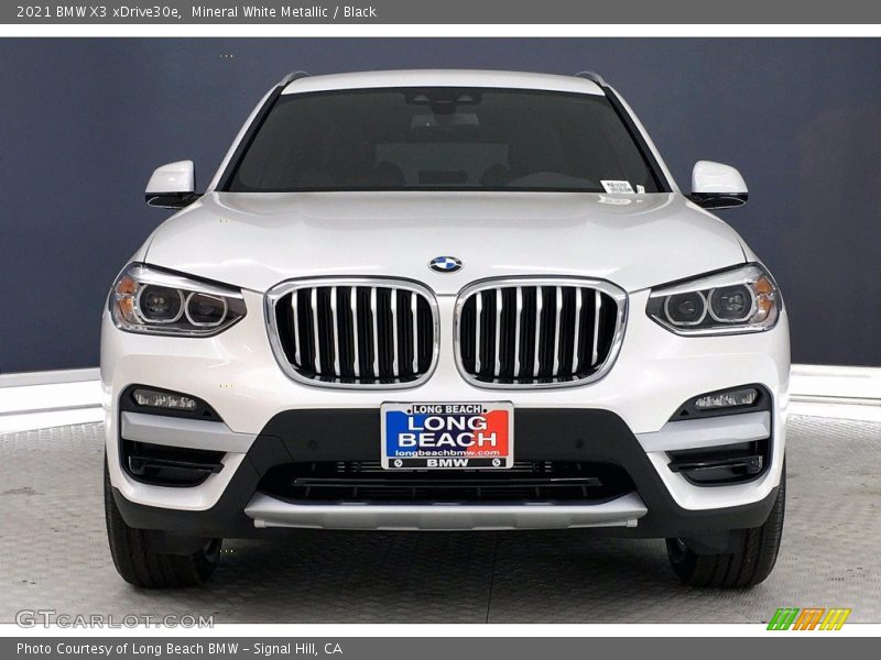 Mineral White Metallic / Black 2021 BMW X3 xDrive30e