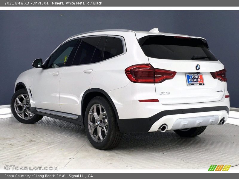 Mineral White Metallic / Black 2021 BMW X3 xDrive30e