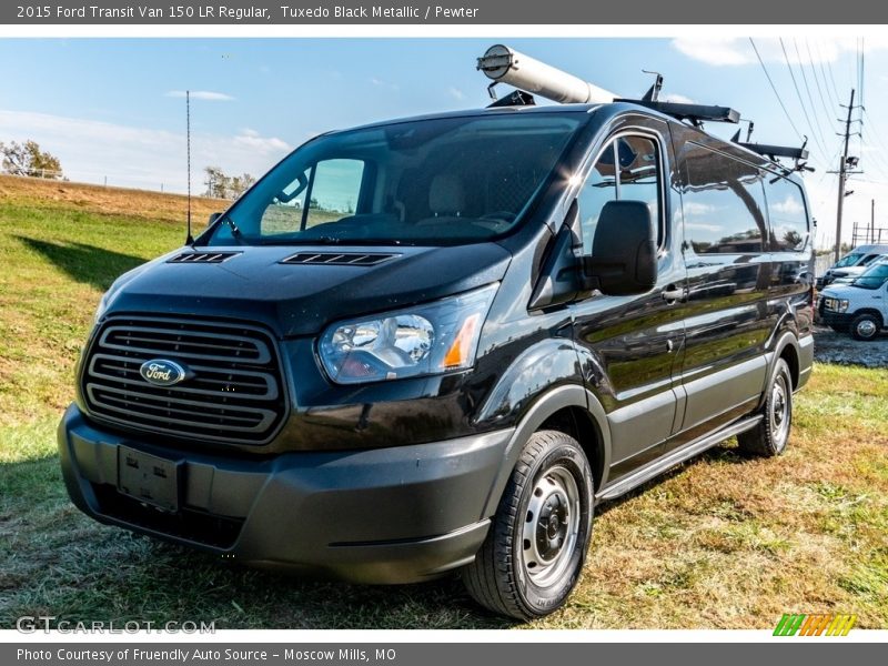 Front 3/4 View of 2015 Transit Van 150 LR Regular