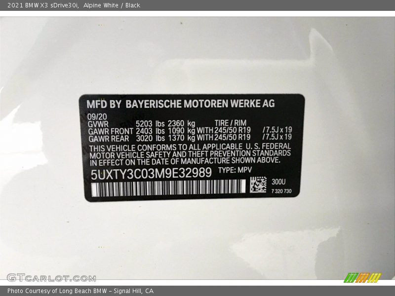 Alpine White / Black 2021 BMW X3 sDrive30i