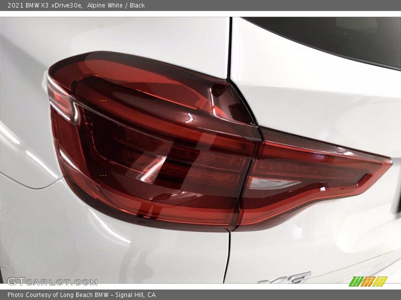 Alpine White / Black 2021 BMW X3 xDrive30e