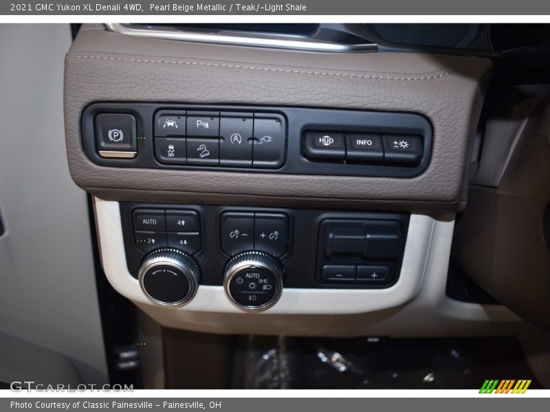 Controls of 2021 Yukon XL Denali 4WD