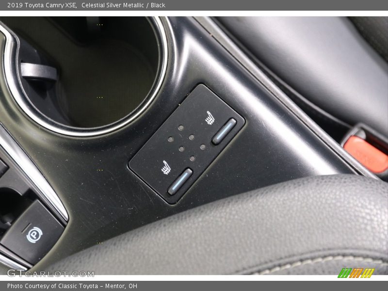 Celestial Silver Metallic / Black 2019 Toyota Camry XSE