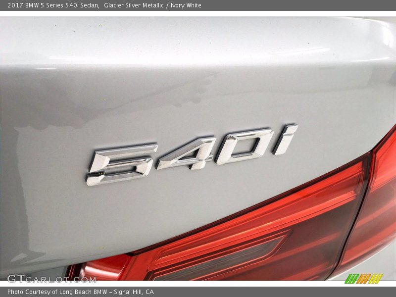 Glacier Silver Metallic / Ivory White 2017 BMW 5 Series 540i Sedan