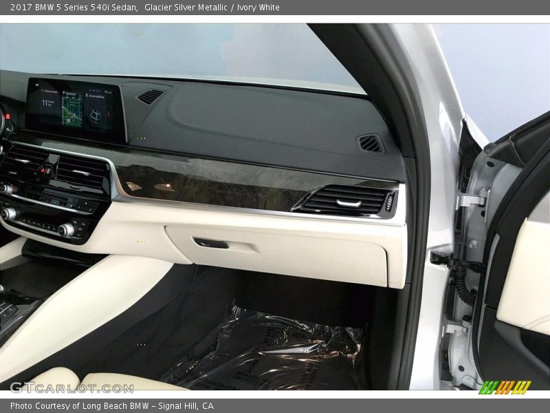 Glacier Silver Metallic / Ivory White 2017 BMW 5 Series 540i Sedan