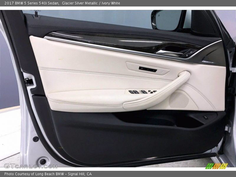 Glacier Silver Metallic / Ivory White 2017 BMW 5 Series 540i Sedan