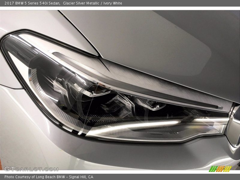 Glacier Silver Metallic / Ivory White 2017 BMW 5 Series 540i Sedan