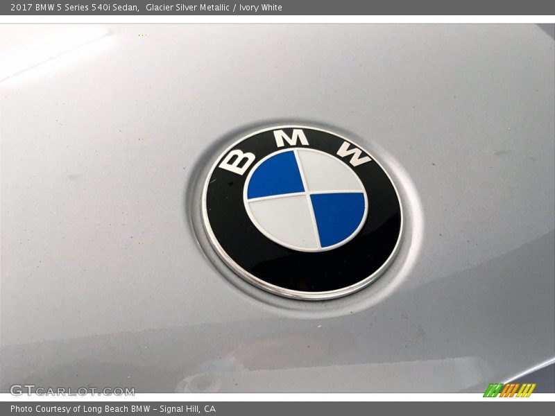 Glacier Silver Metallic / Ivory White 2017 BMW 5 Series 540i Sedan