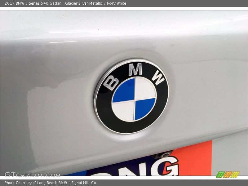 Glacier Silver Metallic / Ivory White 2017 BMW 5 Series 540i Sedan