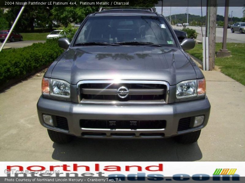 Platinum Metallic / Charcoal 2004 Nissan Pathfinder LE Platinum 4x4