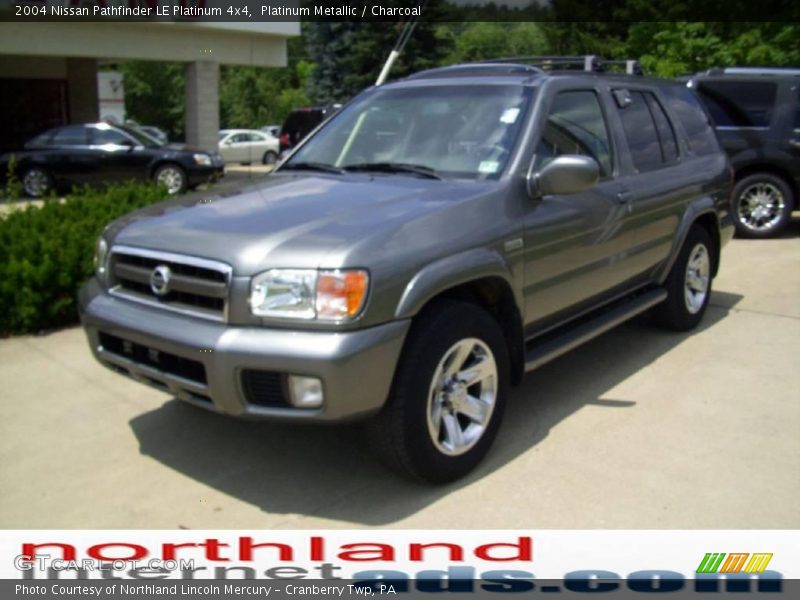 Platinum Metallic / Charcoal 2004 Nissan Pathfinder LE Platinum 4x4