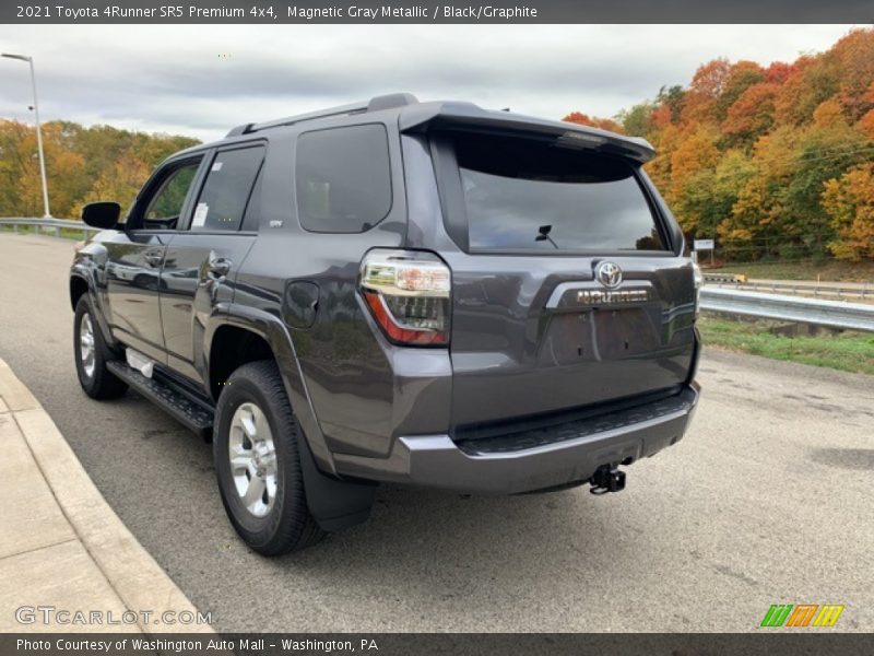 Magnetic Gray Metallic / Black/Graphite 2021 Toyota 4Runner SR5 Premium 4x4