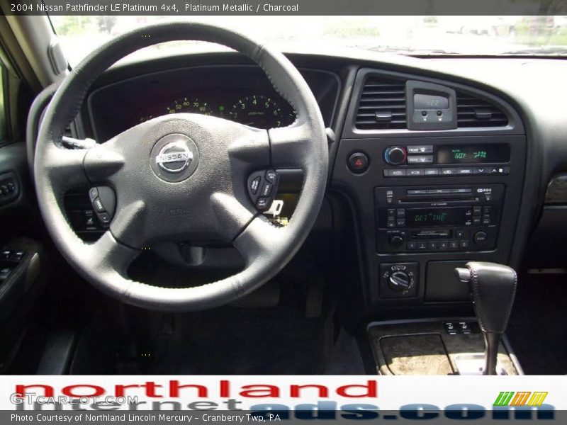 Platinum Metallic / Charcoal 2004 Nissan Pathfinder LE Platinum 4x4