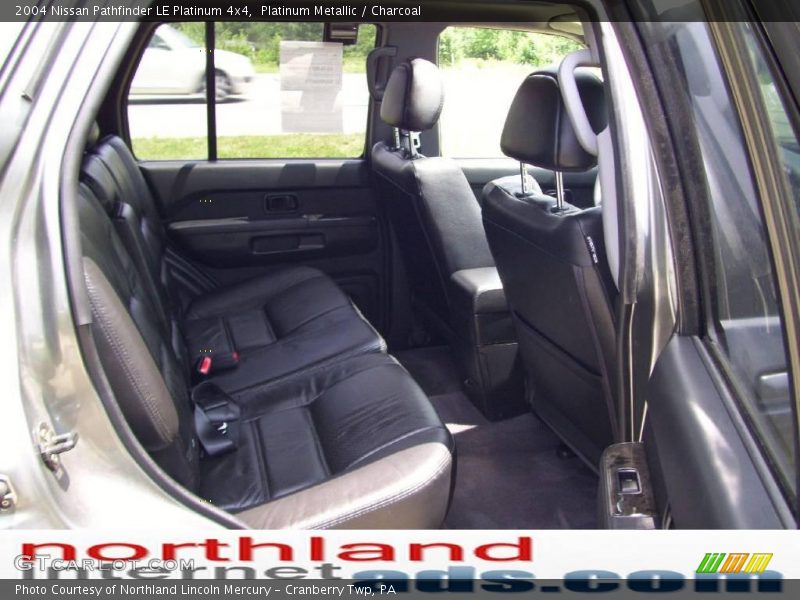 Platinum Metallic / Charcoal 2004 Nissan Pathfinder LE Platinum 4x4