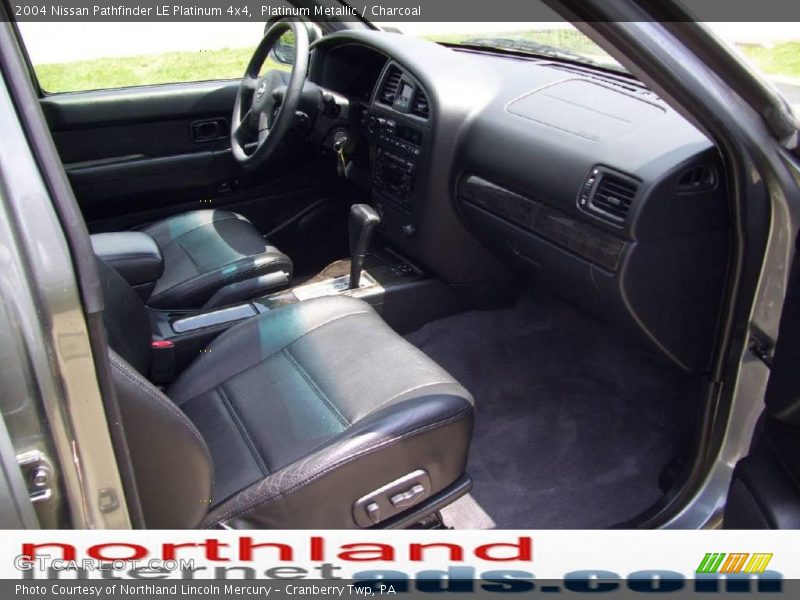 Platinum Metallic / Charcoal 2004 Nissan Pathfinder LE Platinum 4x4