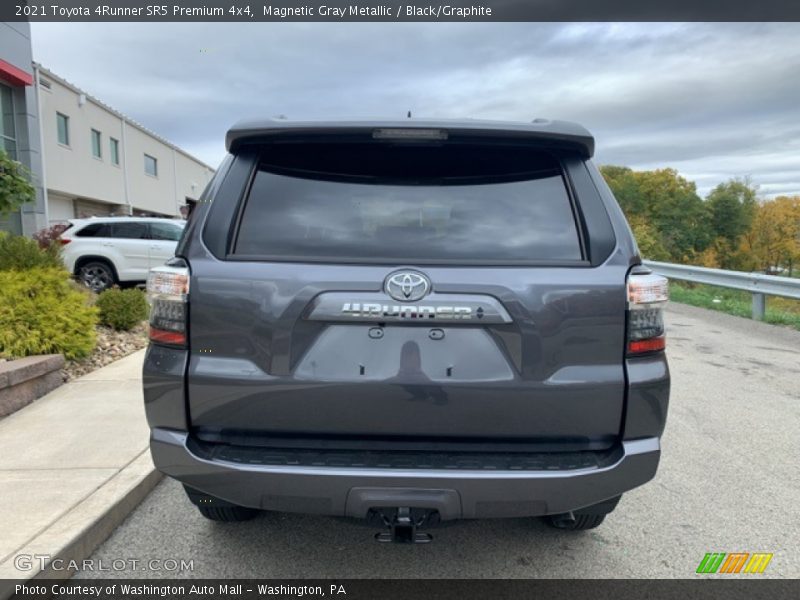 Magnetic Gray Metallic / Black/Graphite 2021 Toyota 4Runner SR5 Premium 4x4