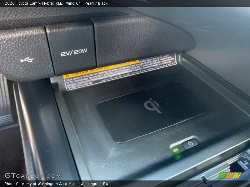 Wind Chill Pearl / Black 2020 Toyota Camry Hybrid XLE
