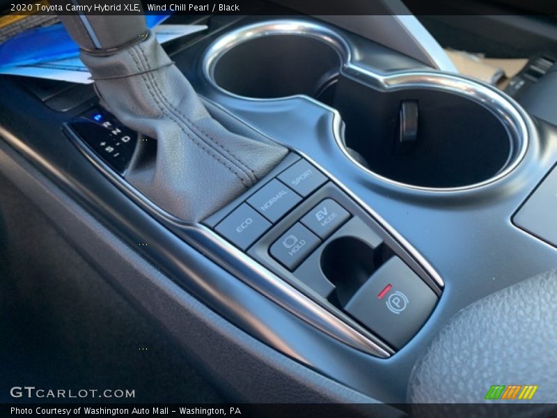 Wind Chill Pearl / Black 2020 Toyota Camry Hybrid XLE