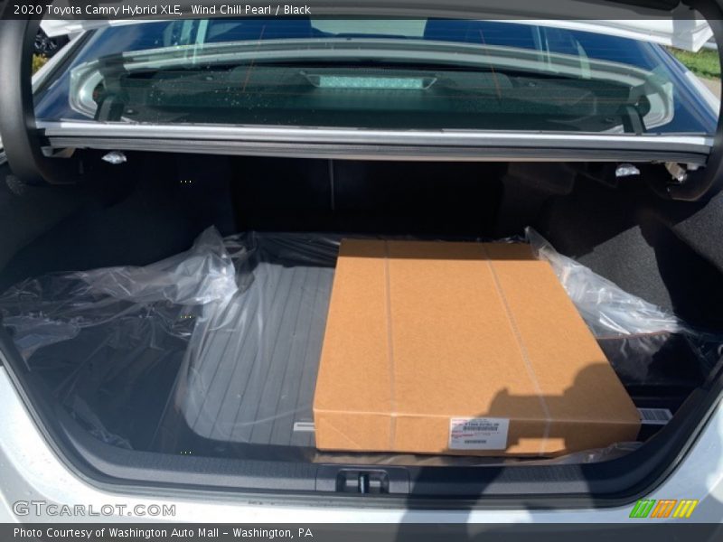 Wind Chill Pearl / Black 2020 Toyota Camry Hybrid XLE