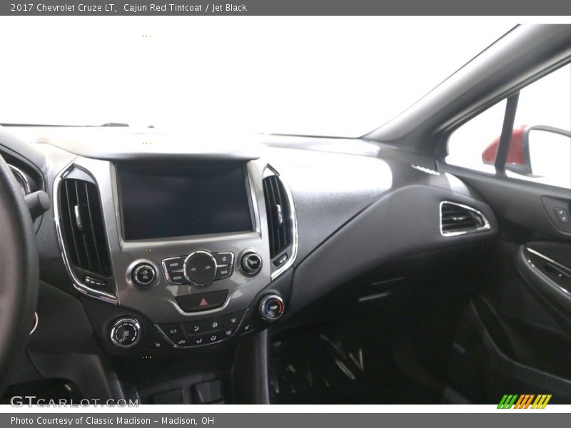 Cajun Red Tintcoat / Jet Black 2017 Chevrolet Cruze LT